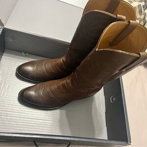 Luchesse boots size 10.5 D